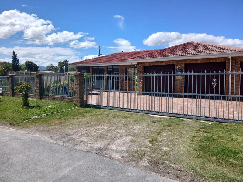 4 Bedroom Property for Sale in Rustdal Western Cape